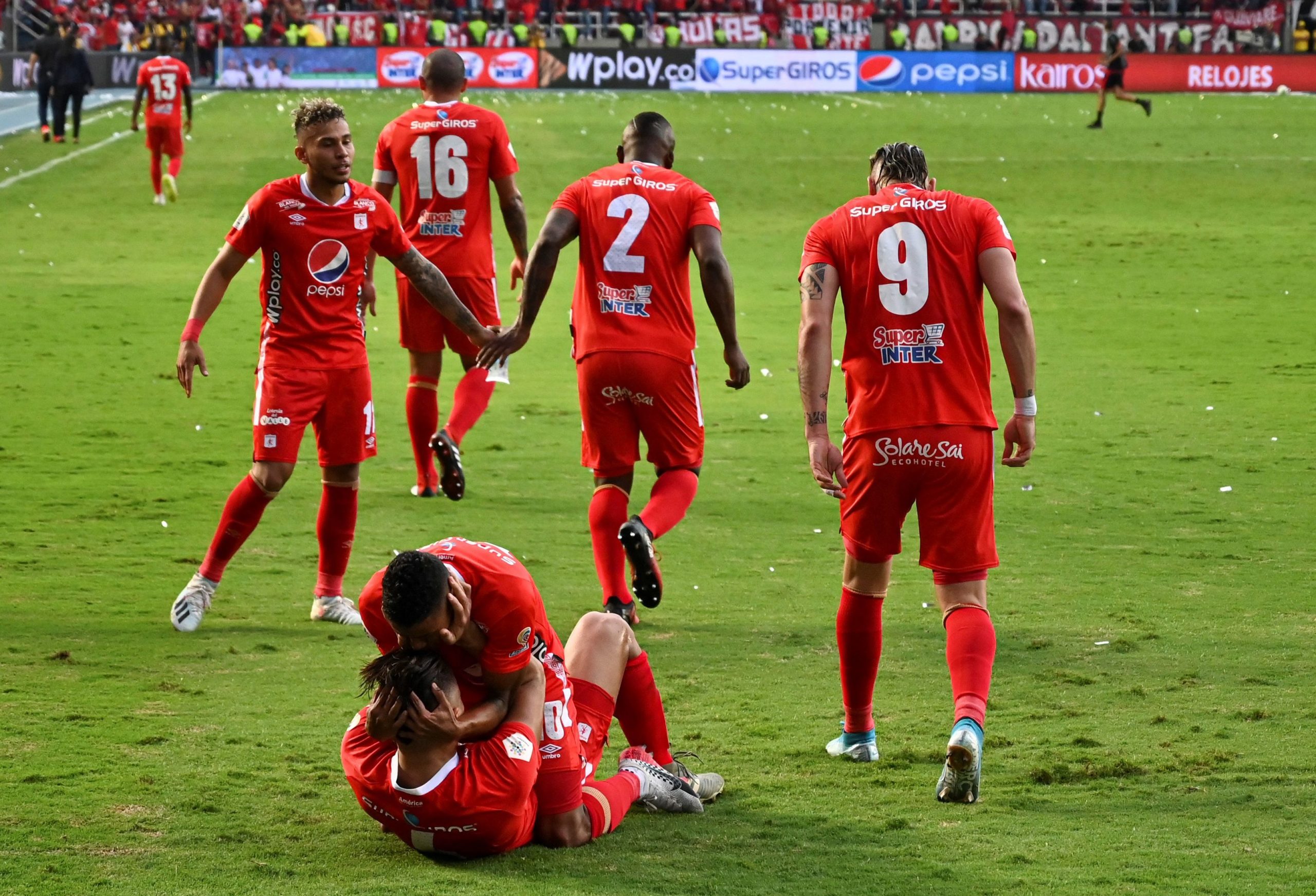 América de Cali celebra el gol de Carlos Sierra en la final del fútbol colombiano 2019 II