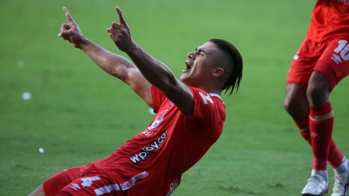 Carlos Sierra celebra el segundo gol de América ante Junior en la final que terminó con la estrella 14